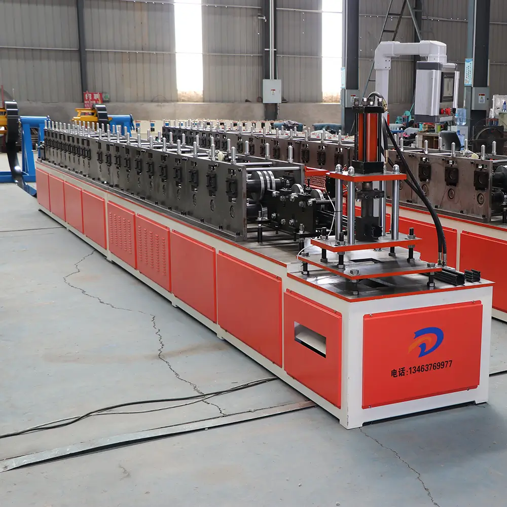 Fence roll forming machine
